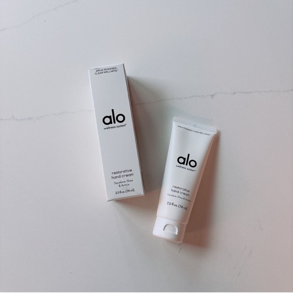 Alo restorative hand cream - Picture 2 of 5